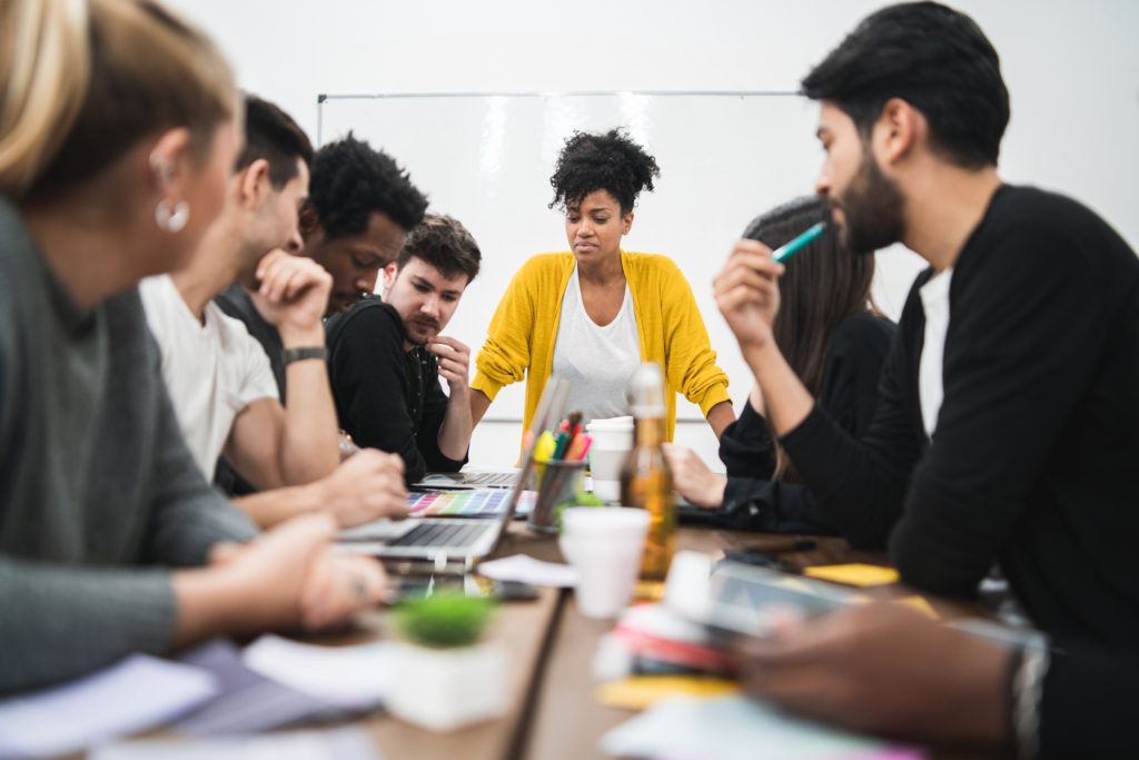 Desenvolvimento pessoal e profissional, em grupo de estudos.